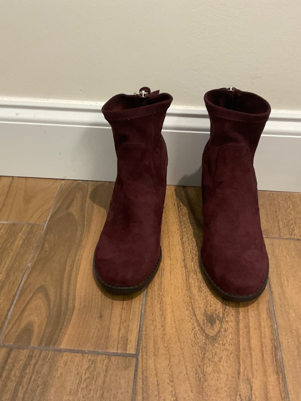 Dolce Vita Suede Burgundy Ankle Boots Size 7 NWOT